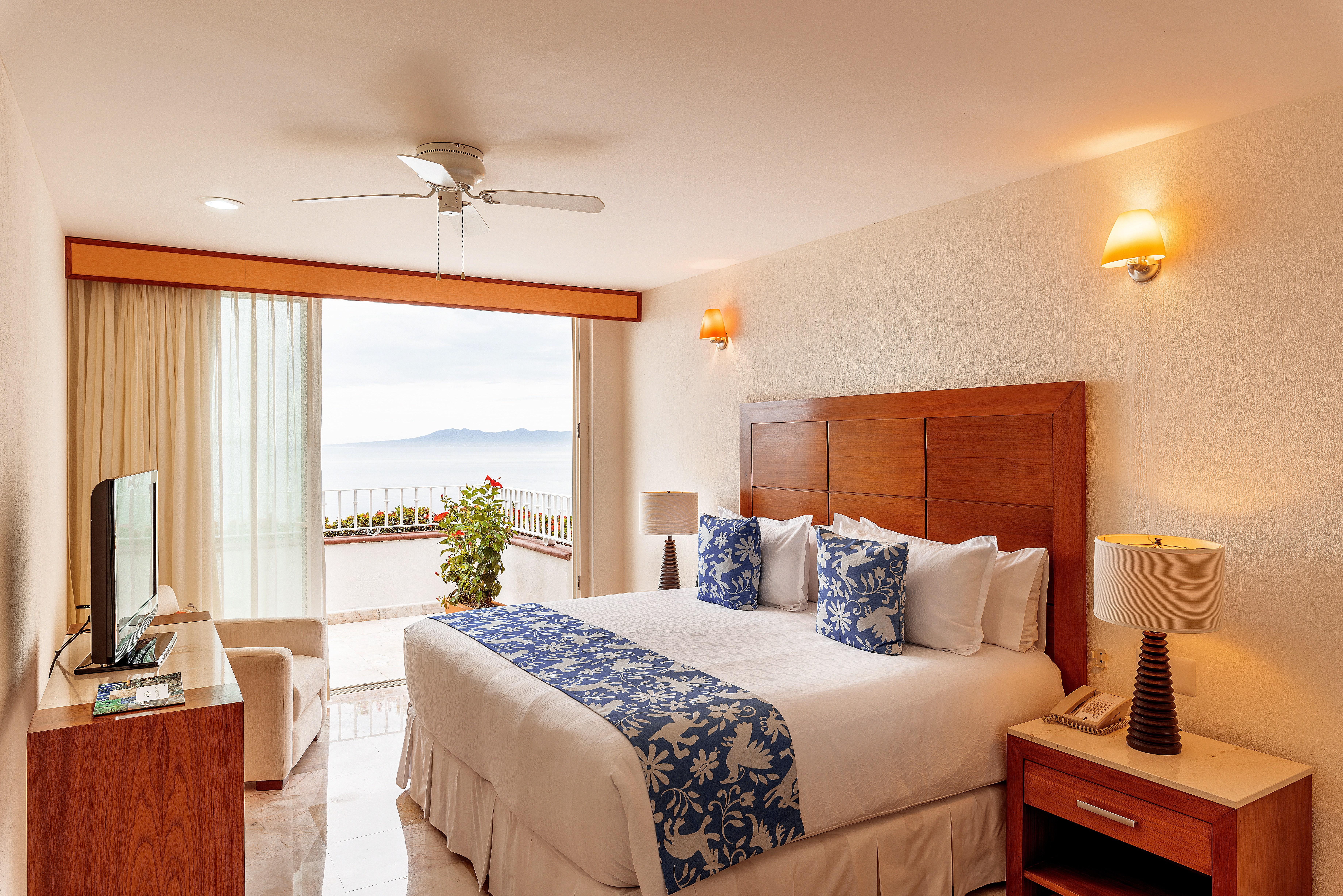 Grand Miramar All Luxury Suites & Residences (Adults Only) Пуэрто-Вальярта Экстерьер фото
