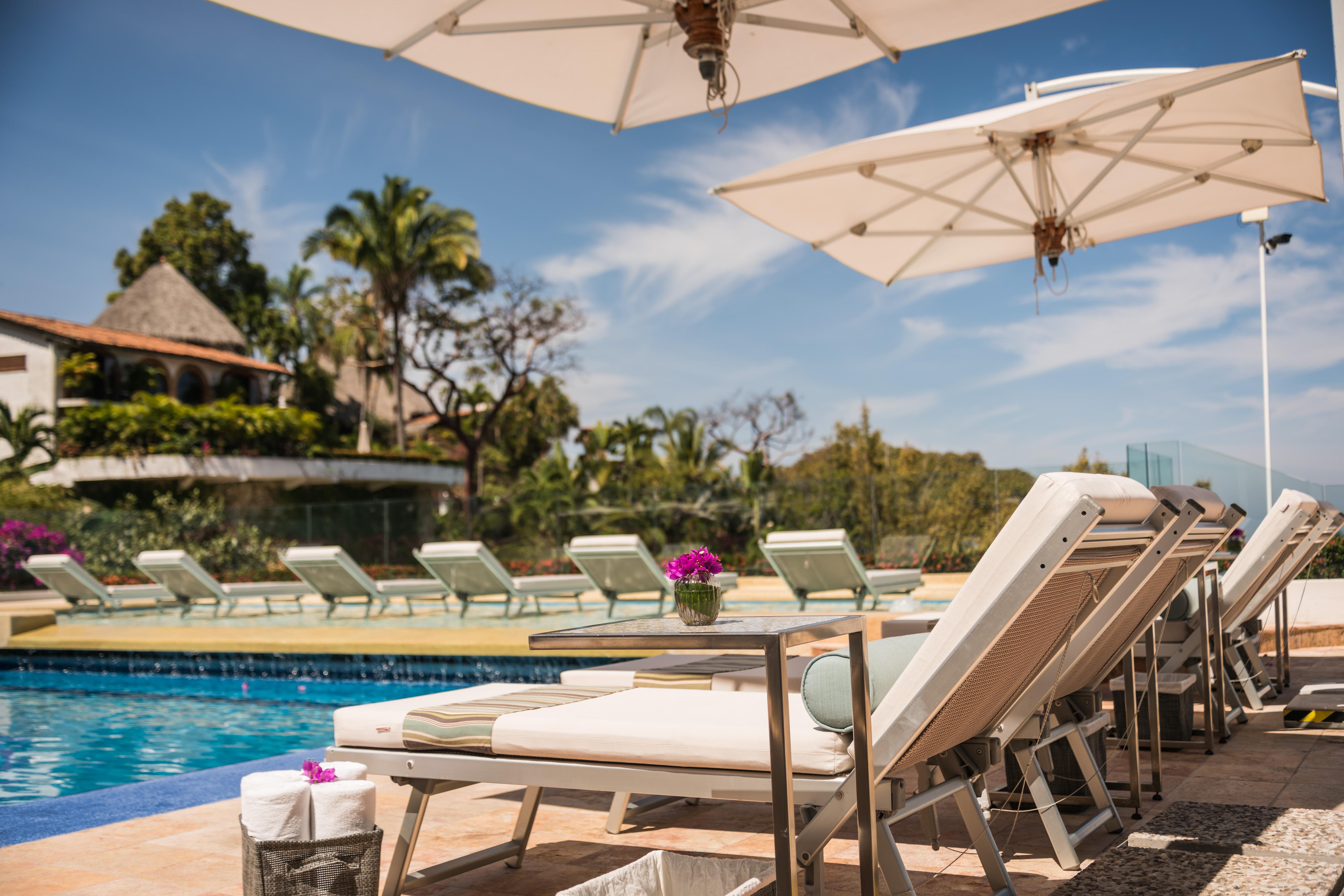 Grand Miramar All Luxury Suites & Residences (Adults Only) Пуэрто-Вальярта Экстерьер фото