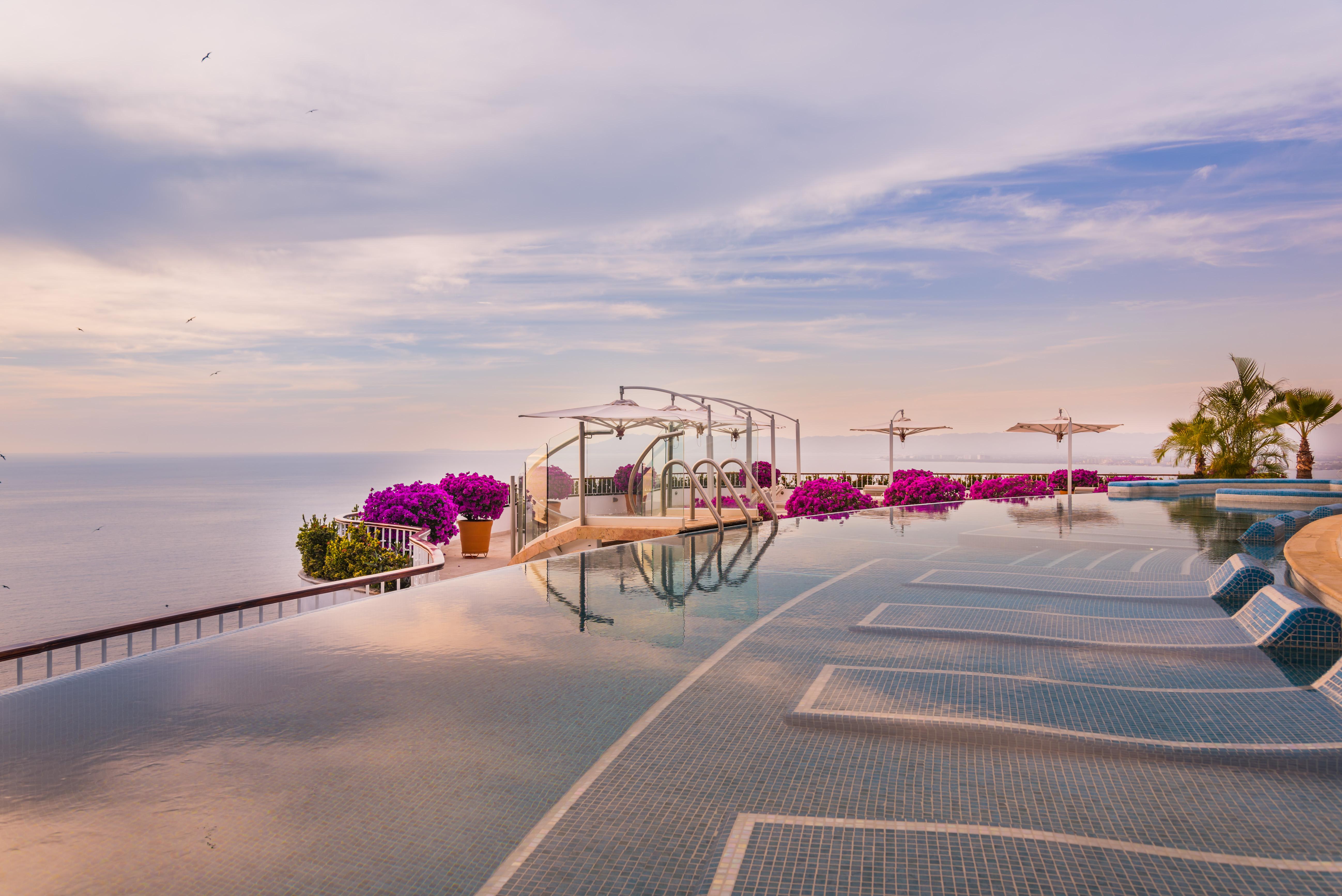 Grand Miramar All Luxury Suites & Residences (Adults Only) Пуэрто-Вальярта Экстерьер фото