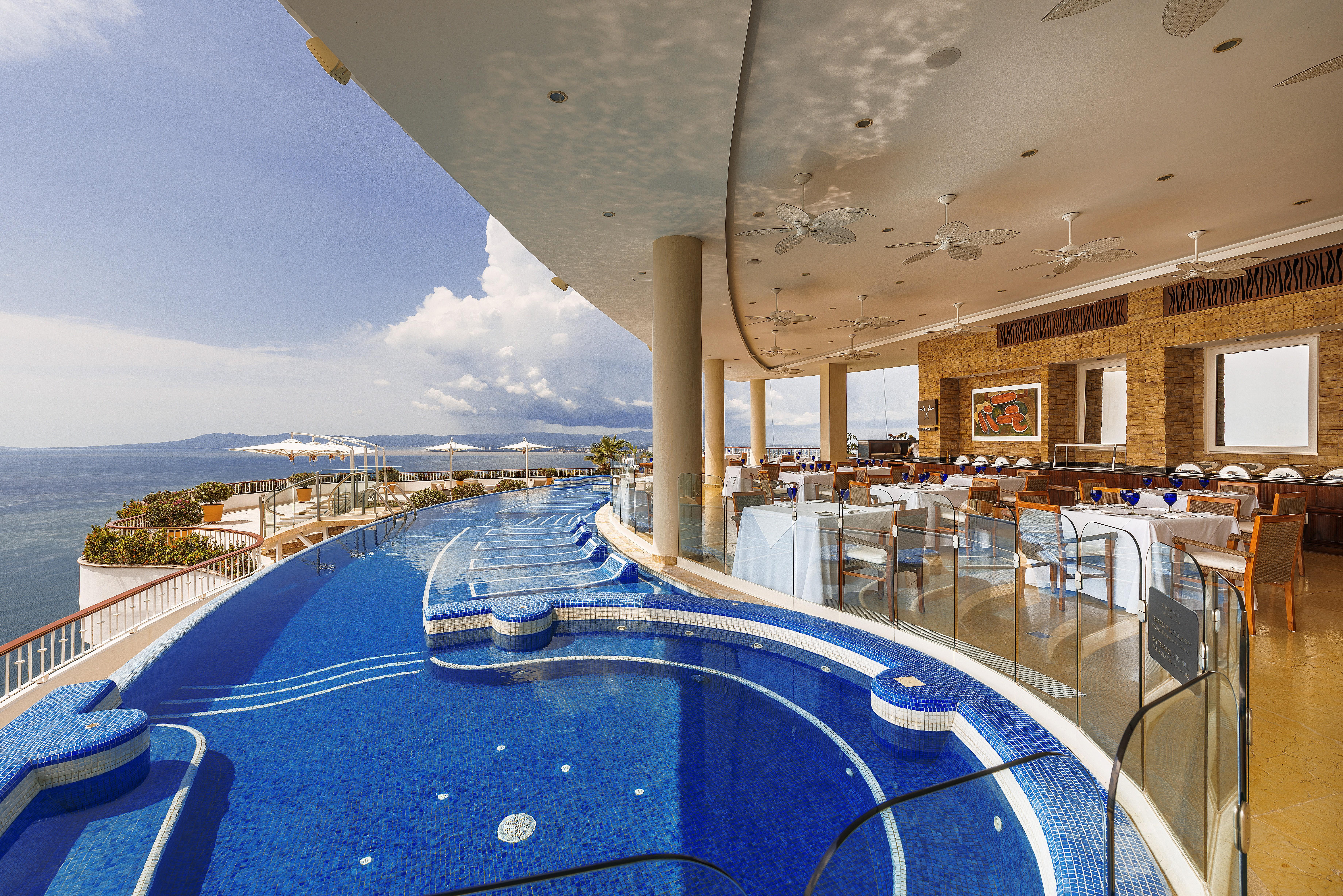Grand Miramar All Luxury Suites & Residences (Adults Only) Пуэрто-Вальярта Экстерьер фото