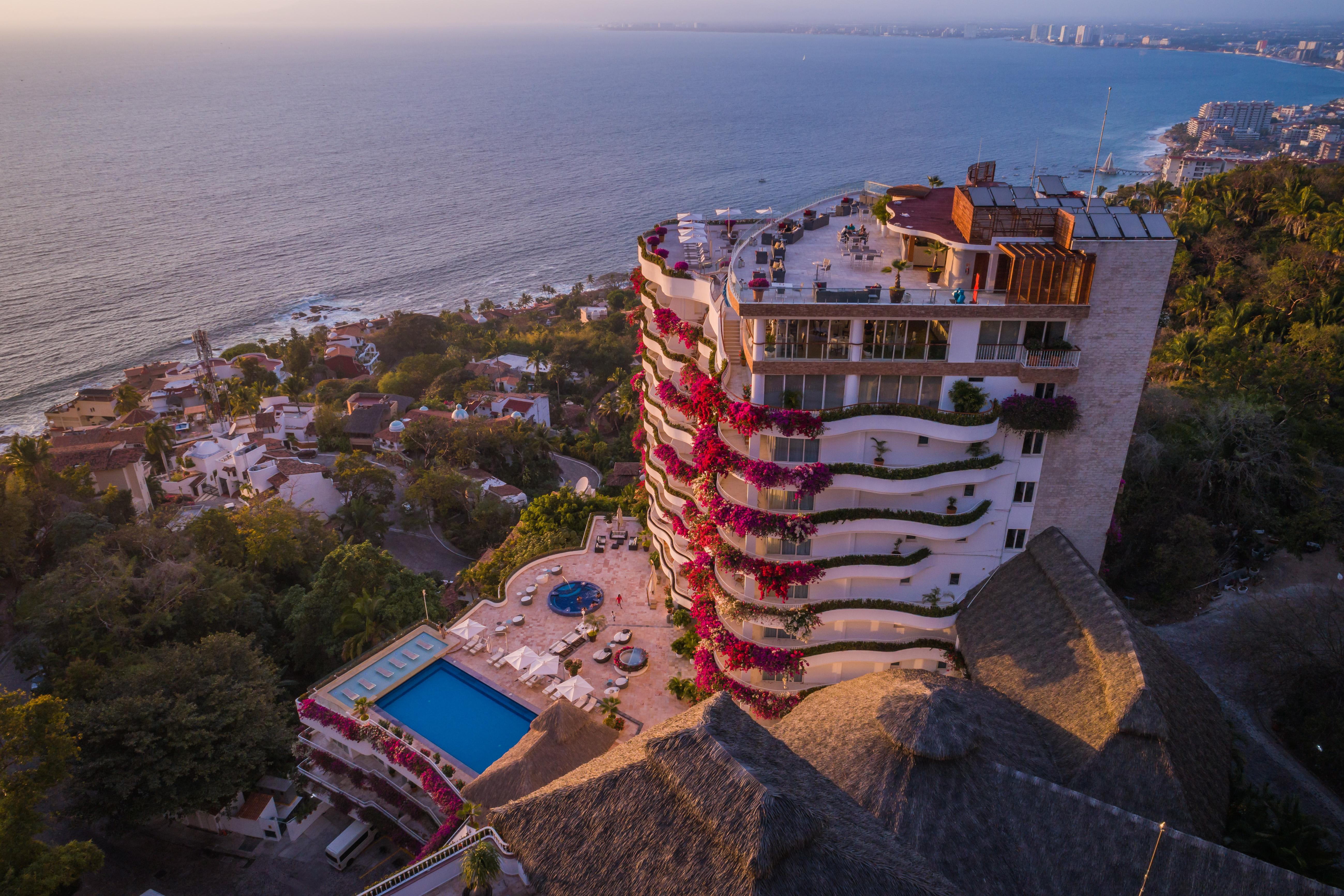 Grand Miramar All Luxury Suites & Residences (Adults Only) Пуэрто-Вальярта Экстерьер фото