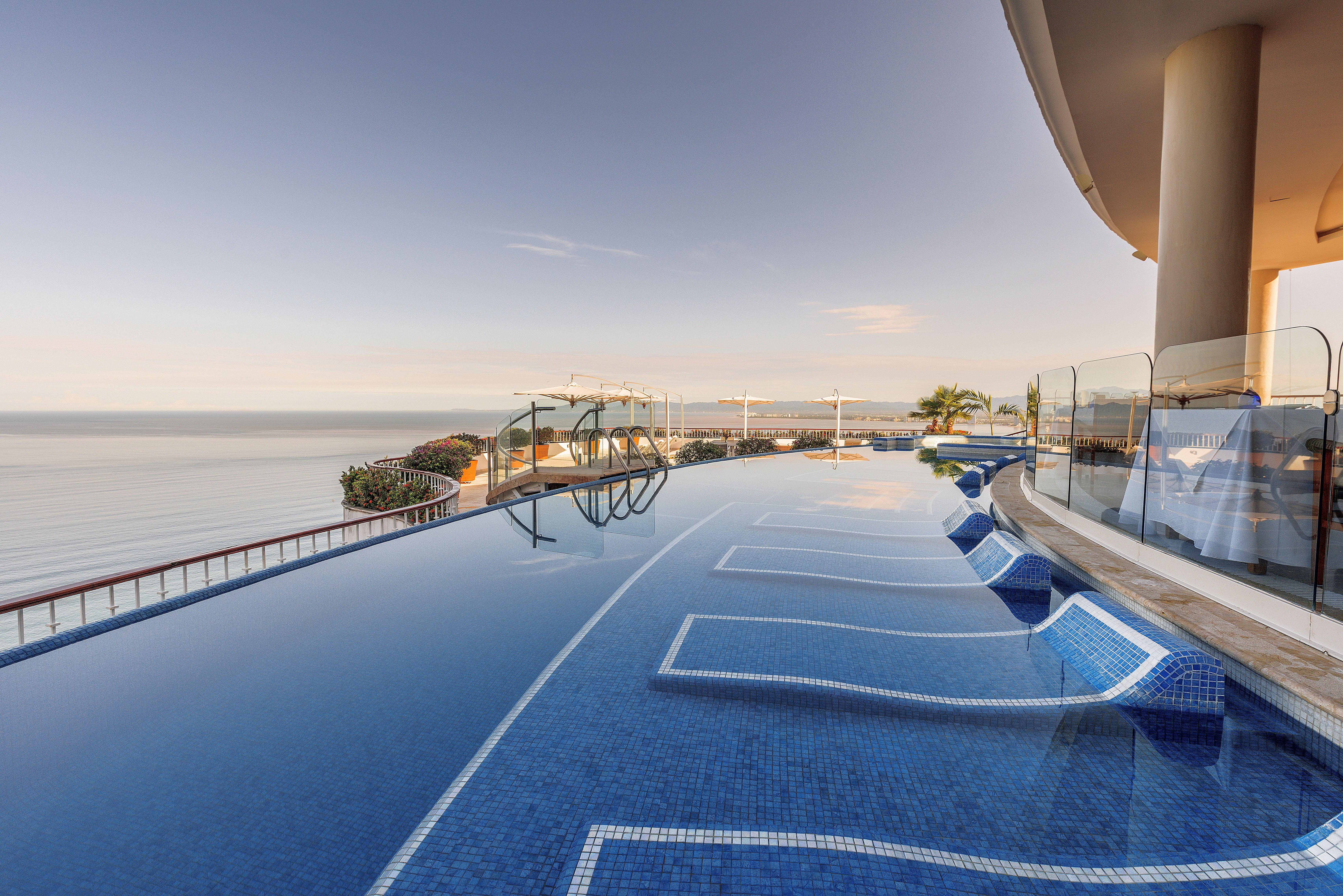 Grand Miramar All Luxury Suites & Residences (Adults Only) Пуэрто-Вальярта Экстерьер фото